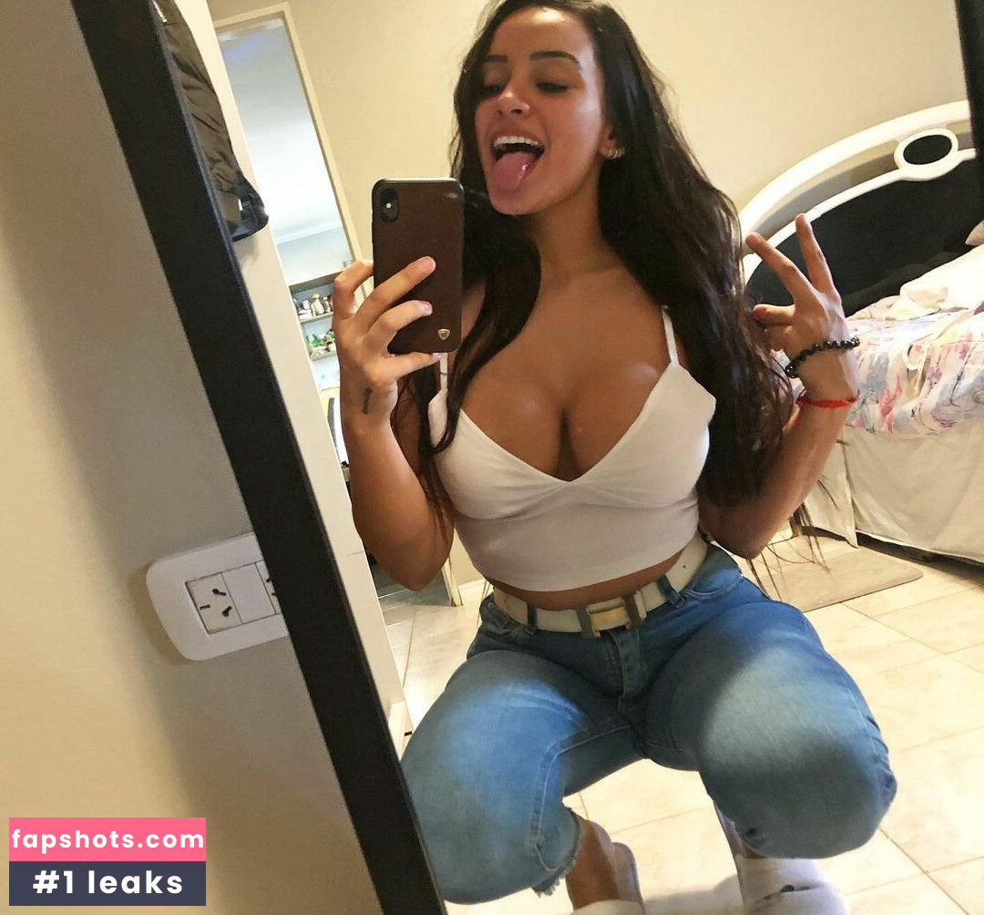 Diana M. Alcaraz gallery photo #3