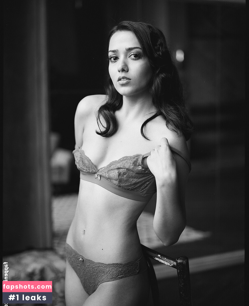 Diana Moon gallery photo #13