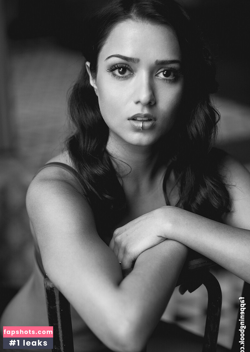 Diana Moon gallery photo #15