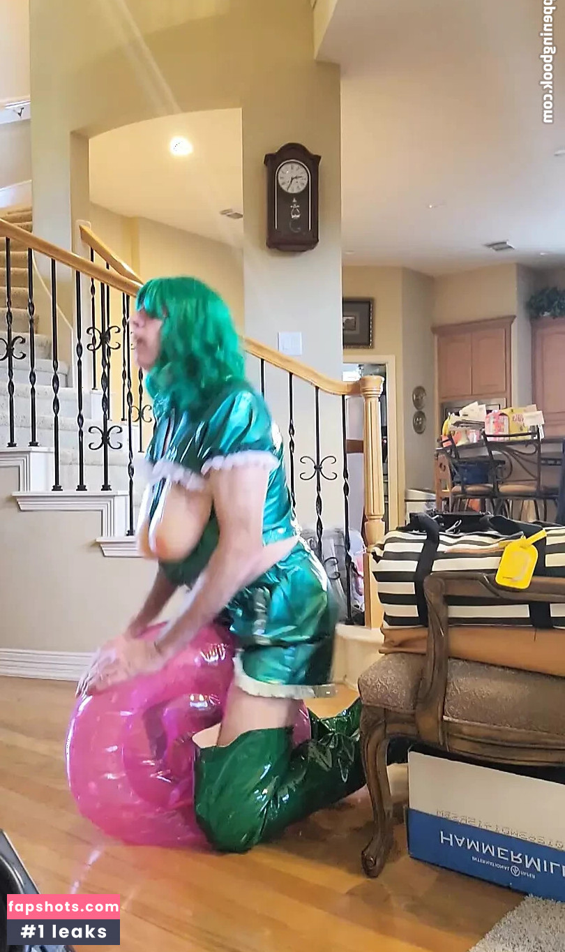 Diana Saliva gallery photo #3