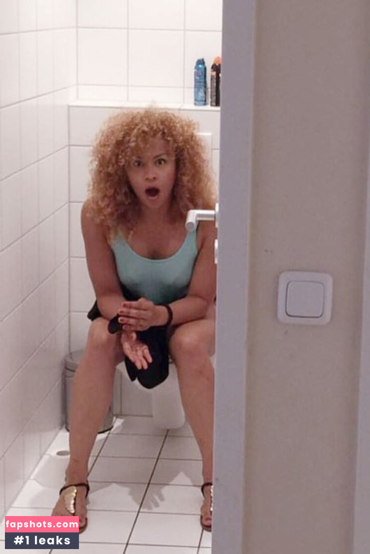 Diana Schneider gallery photo #18