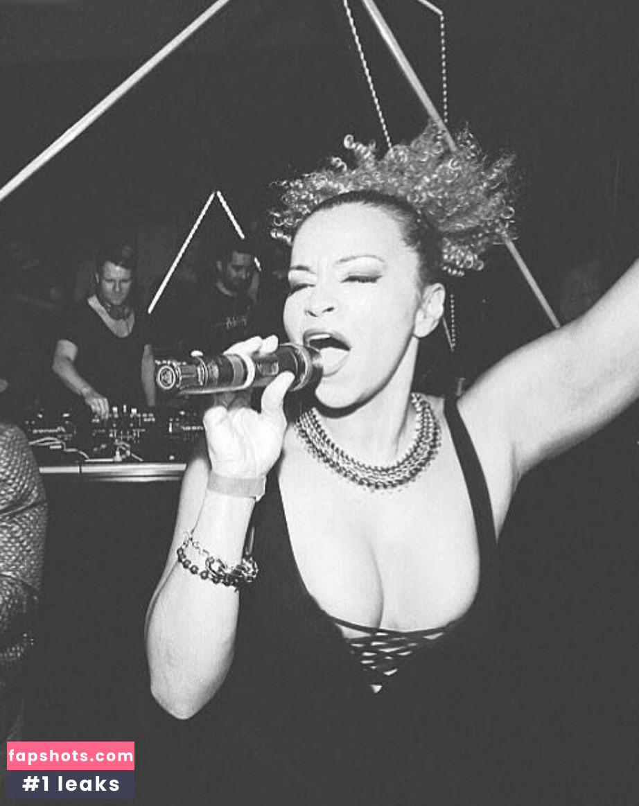 Diana Schneider gallery photo #7