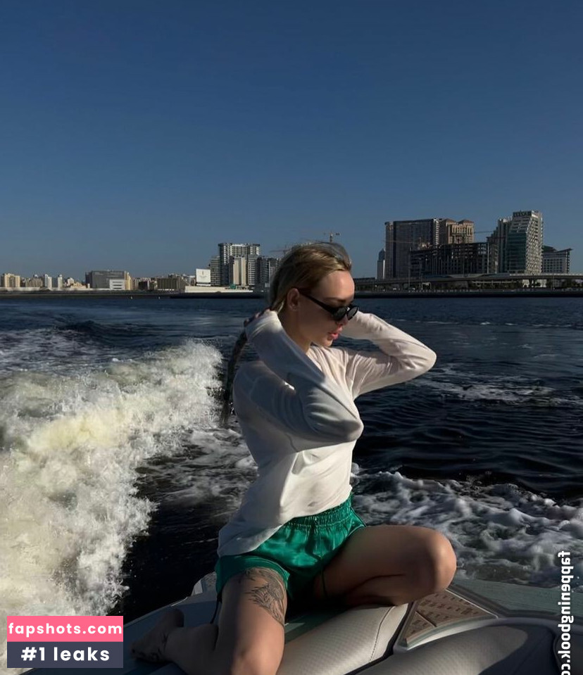 Diana Shurygina gallery photo #25