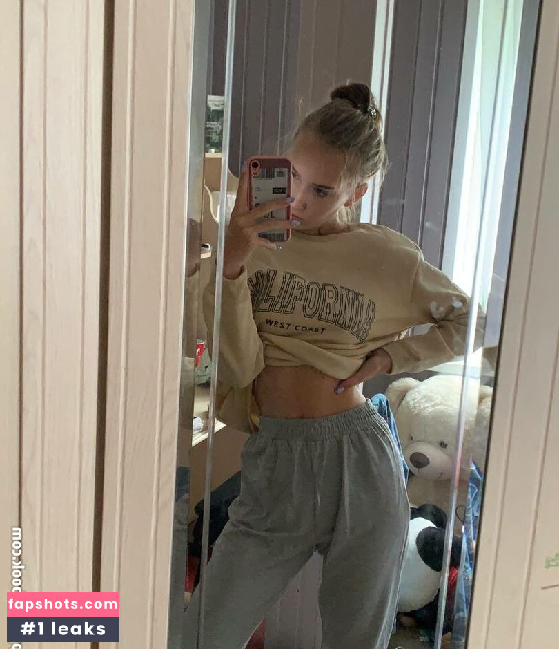 Diana Volynets gallery photo #35