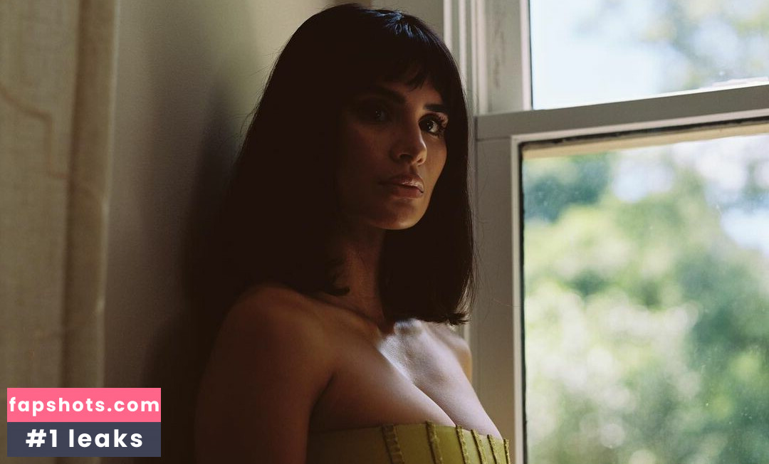 Diane Guerrero gallery photo #136