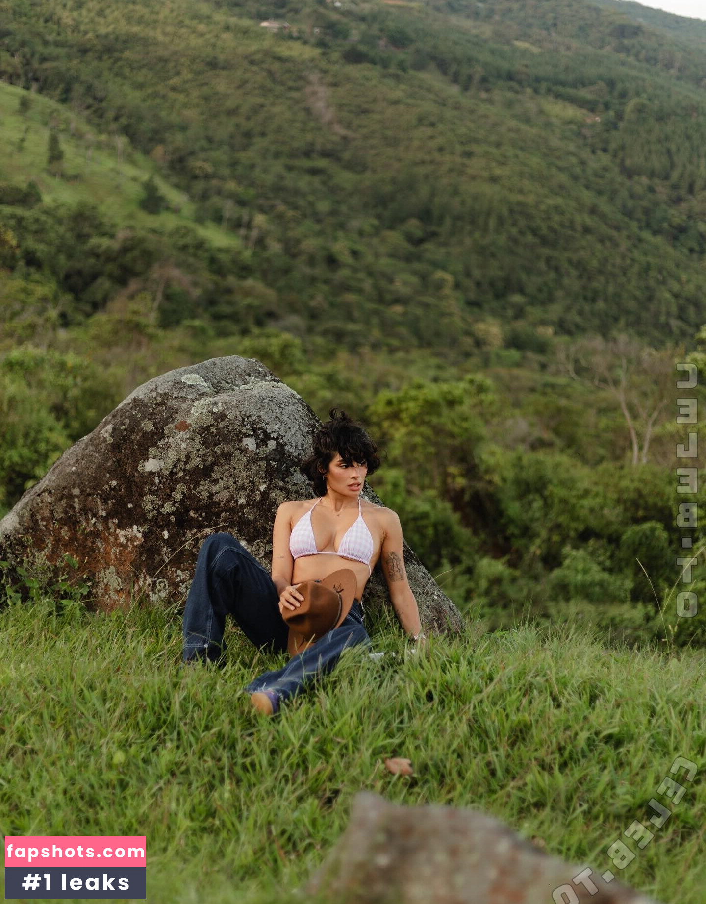 Diane Guerrero gallery photo #19