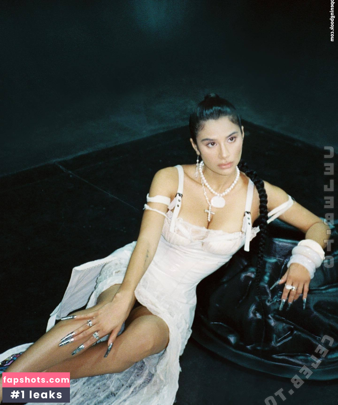 Diane Guerrero gallery photo #4