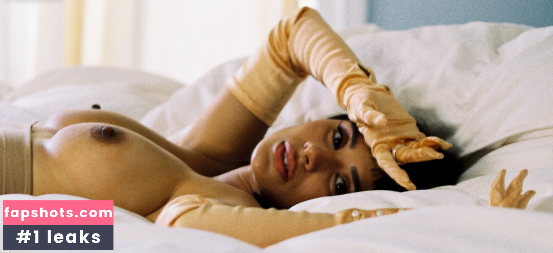 Diane Guerrero gallery photo #41