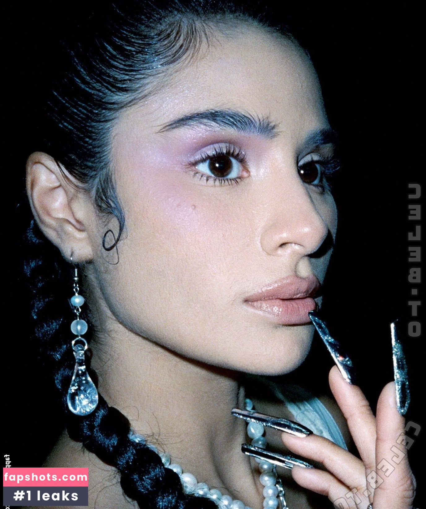 Diane Guerrero gallery photo #10