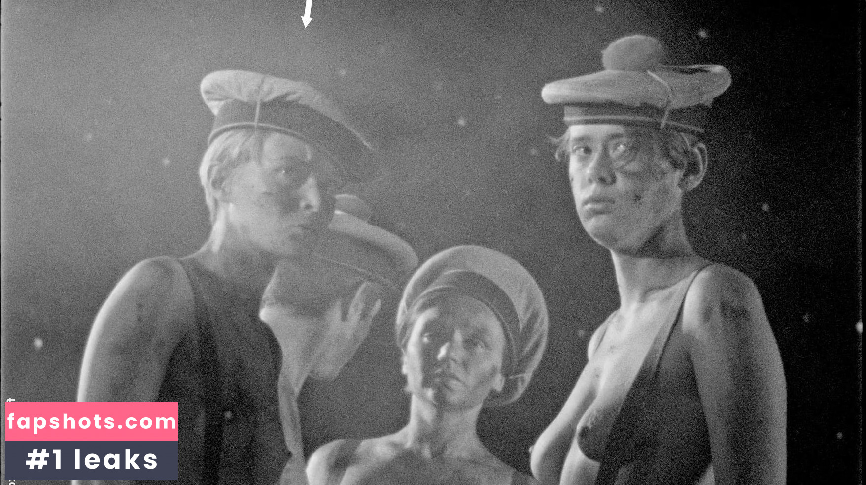 Diane Rouxel gallery photo #10