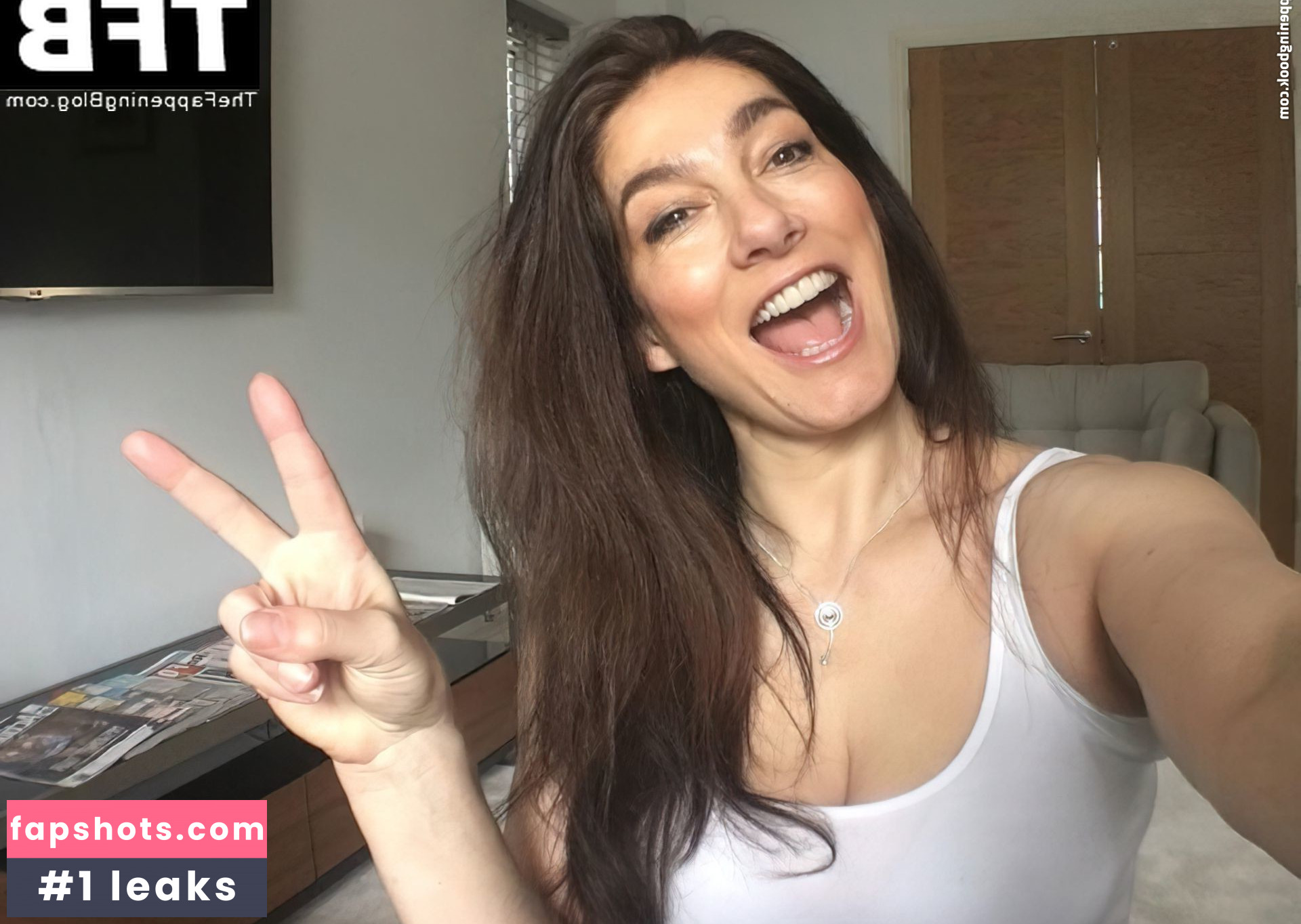 Diane Youdale gallery photo #20