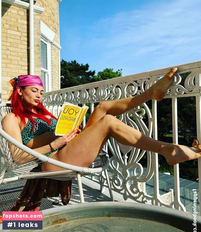 Dianne Buswell gallery photo #12