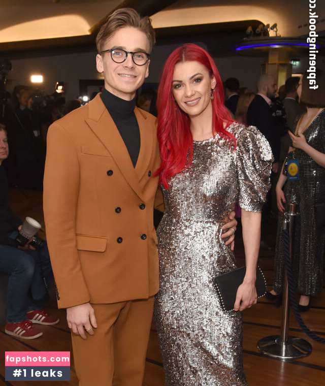 Dianne Buswell gallery photo #20