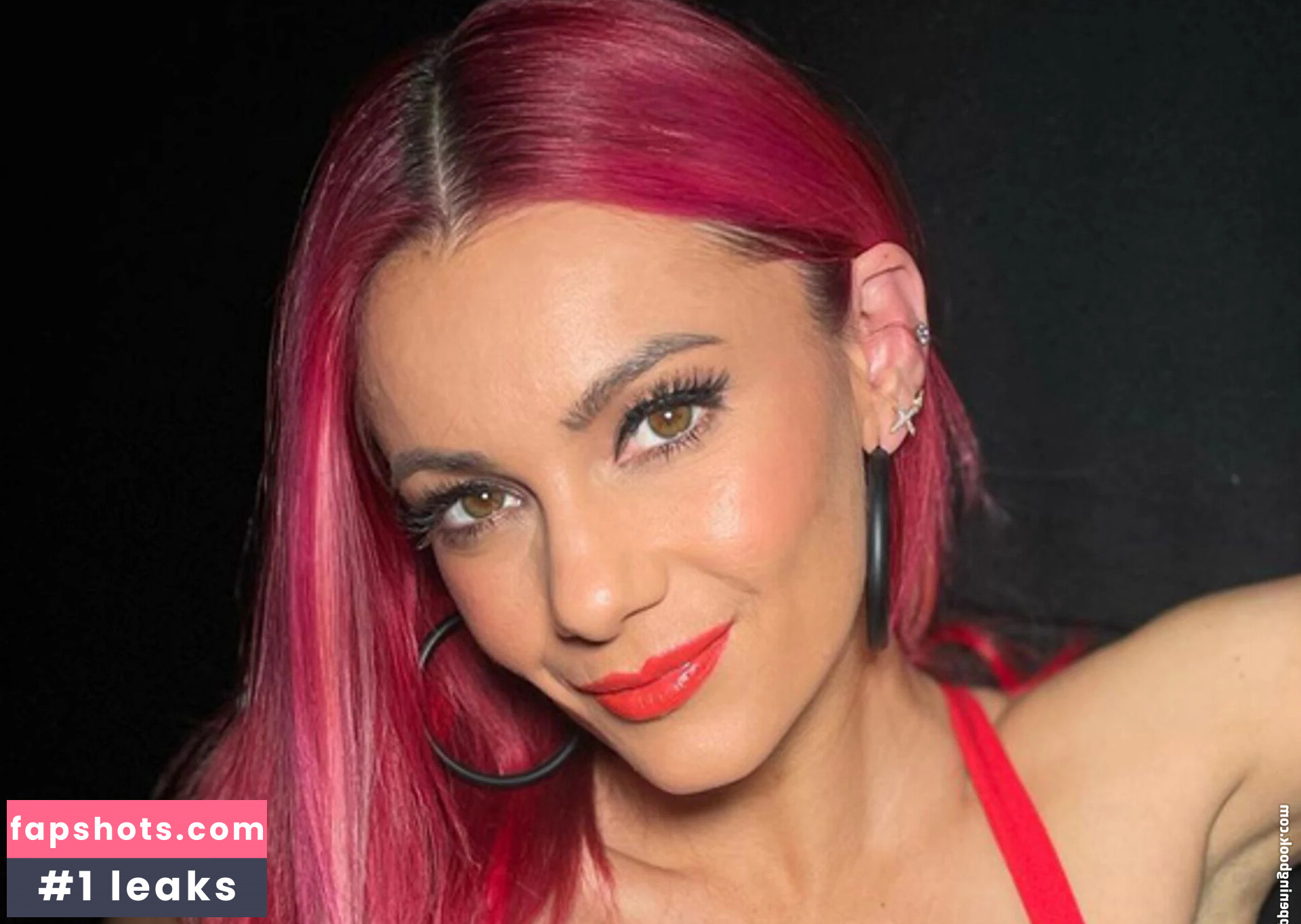 Dianne Buswell gallery photo #24