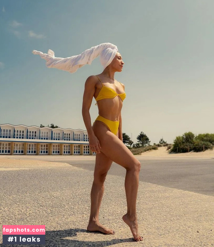 Dianne Buswell gallery photo #5