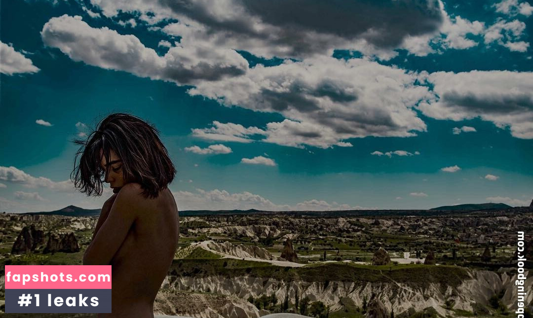 Didem Dinç gallery photo #44