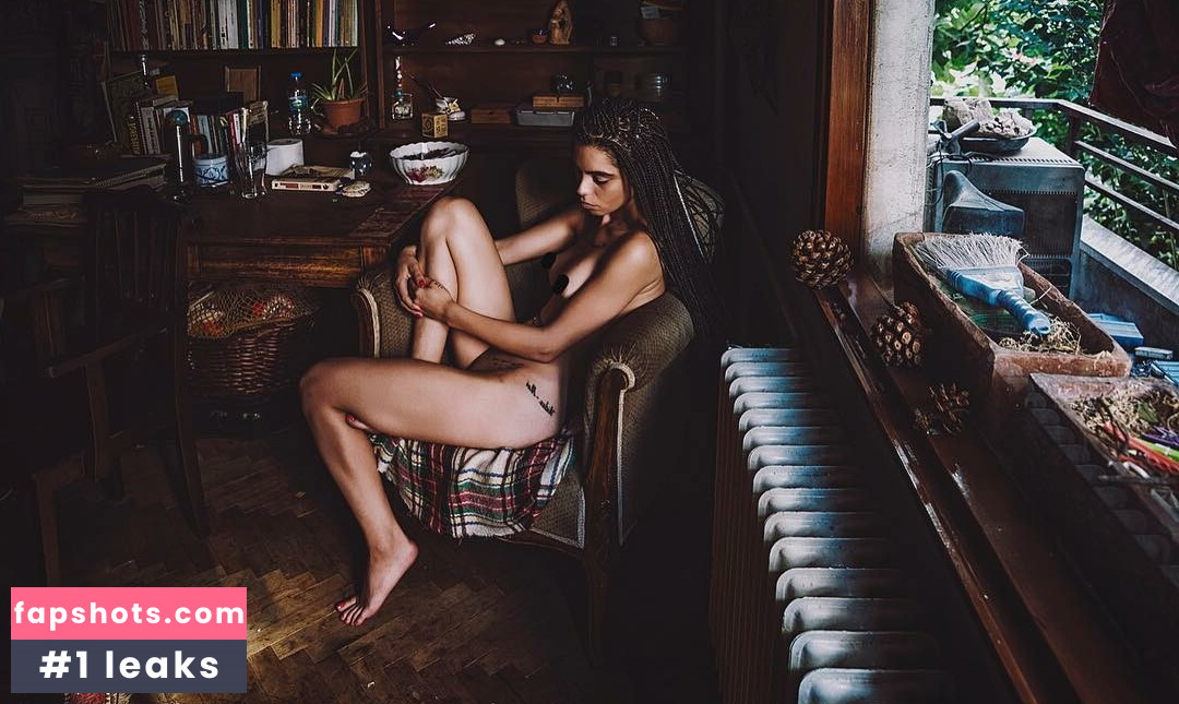 Didem Dinç gallery photo #48