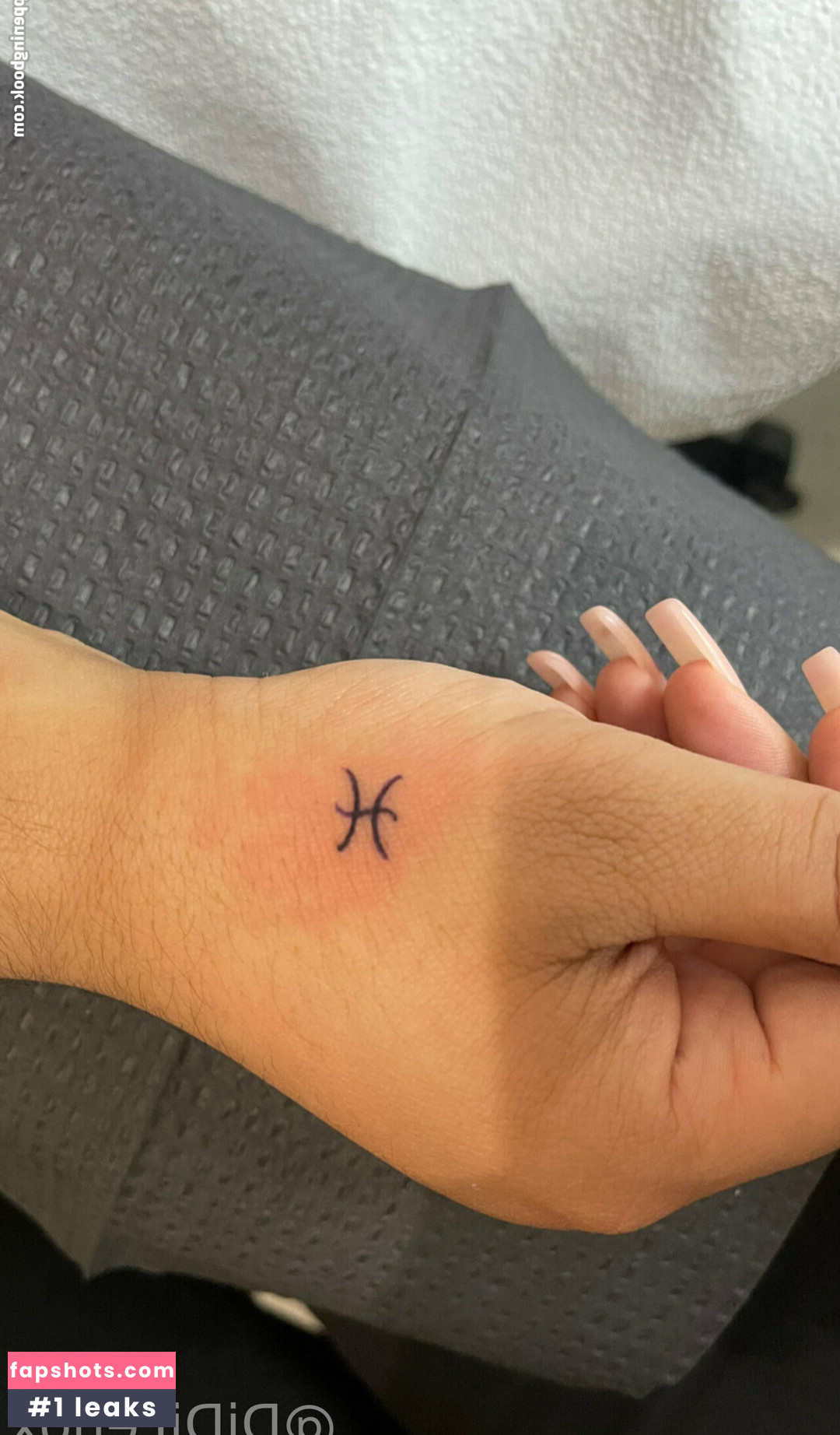 didilenox nude babe gallery