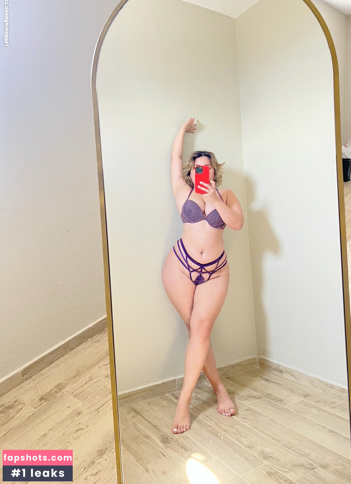 Dilan Dere gallery photo #23