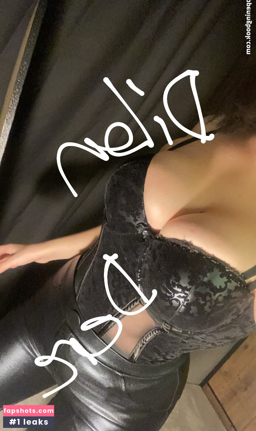 Dilan Dere gallery photo #68