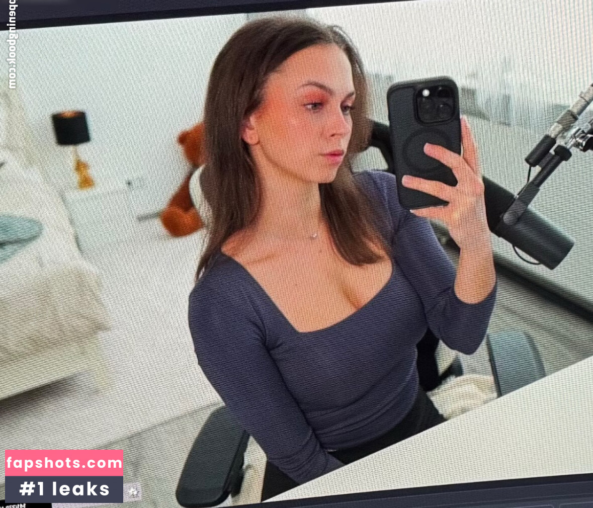 Dilexit nude babe gallery