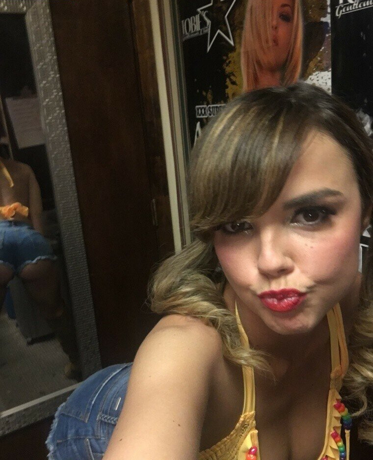 dillion-harper gallery photo #1048