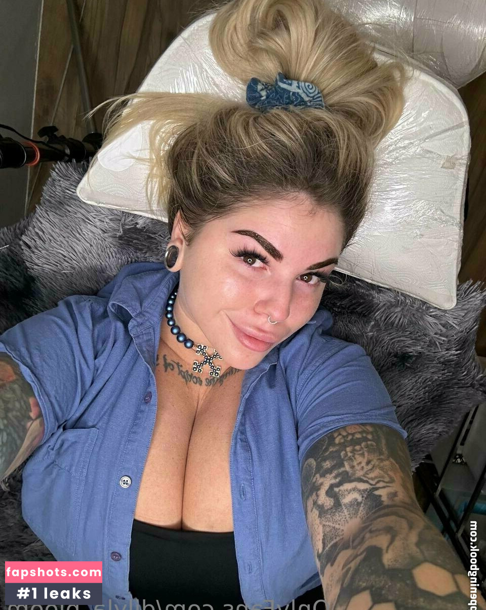 Dilyla Bloom gallery photo #34