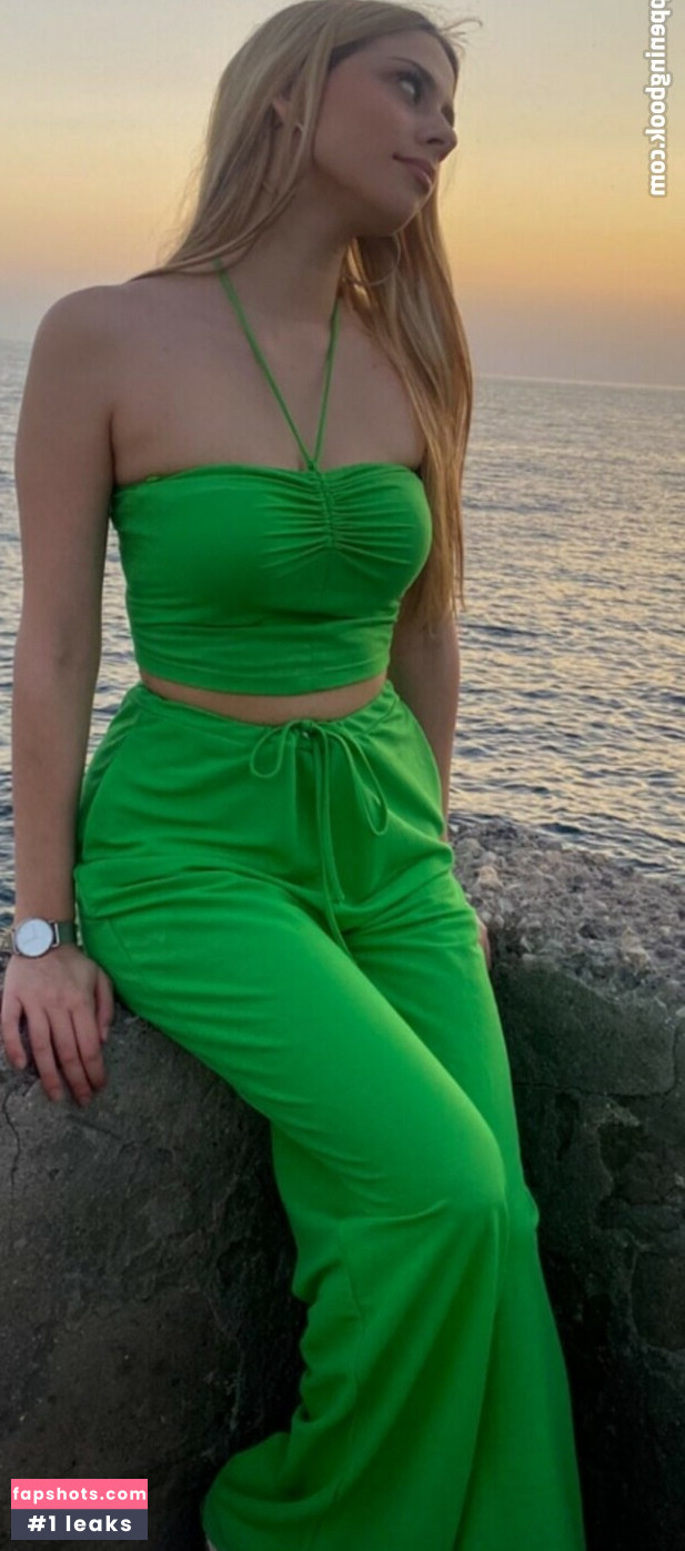 Dimitra Menegatou gallery photo #11