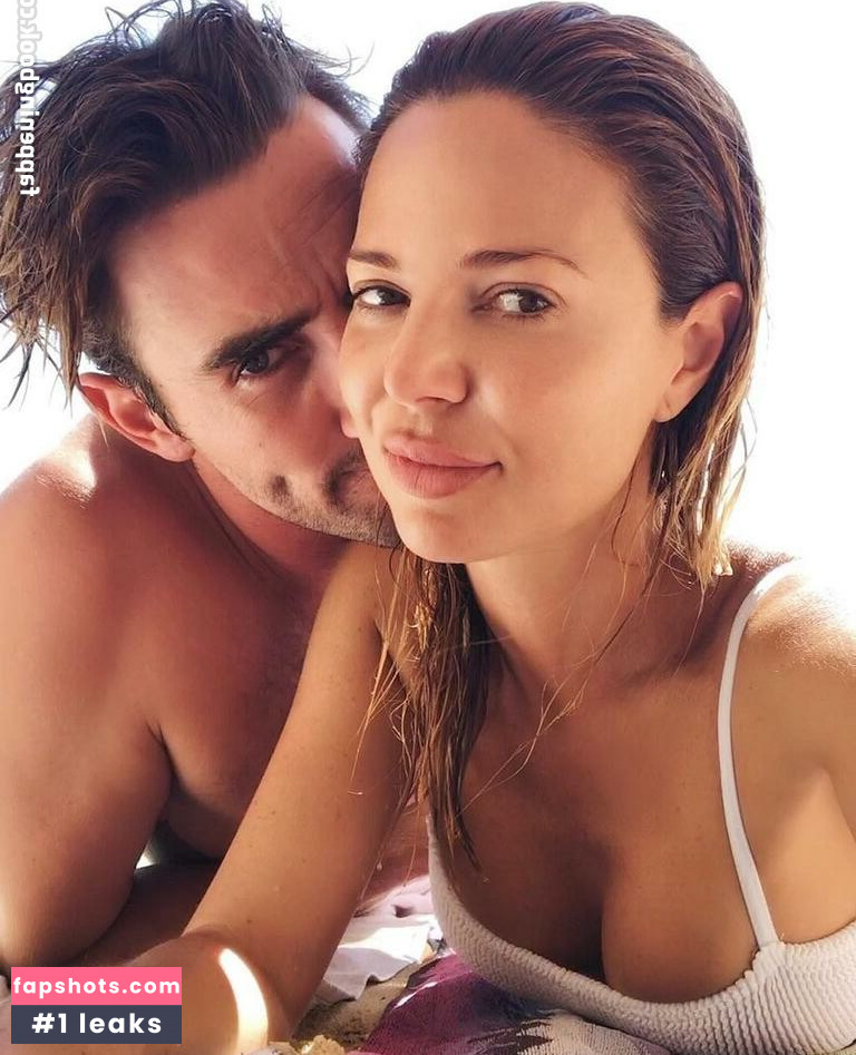 Dina Broadhurst gallery photo #15