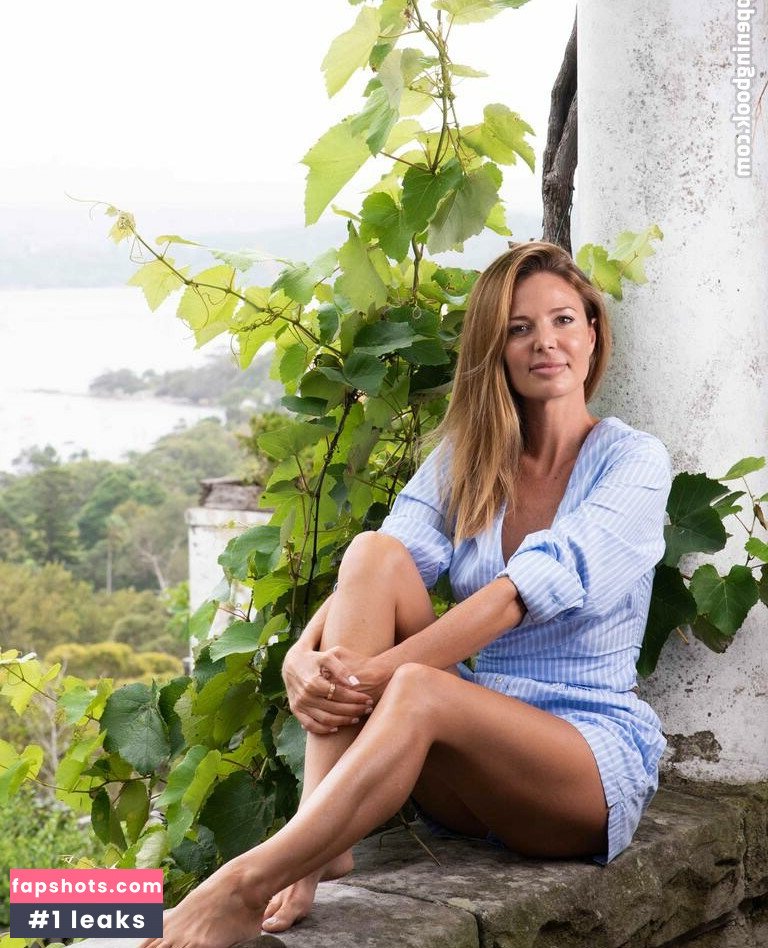 Dina Broadhurst gallery photo #8