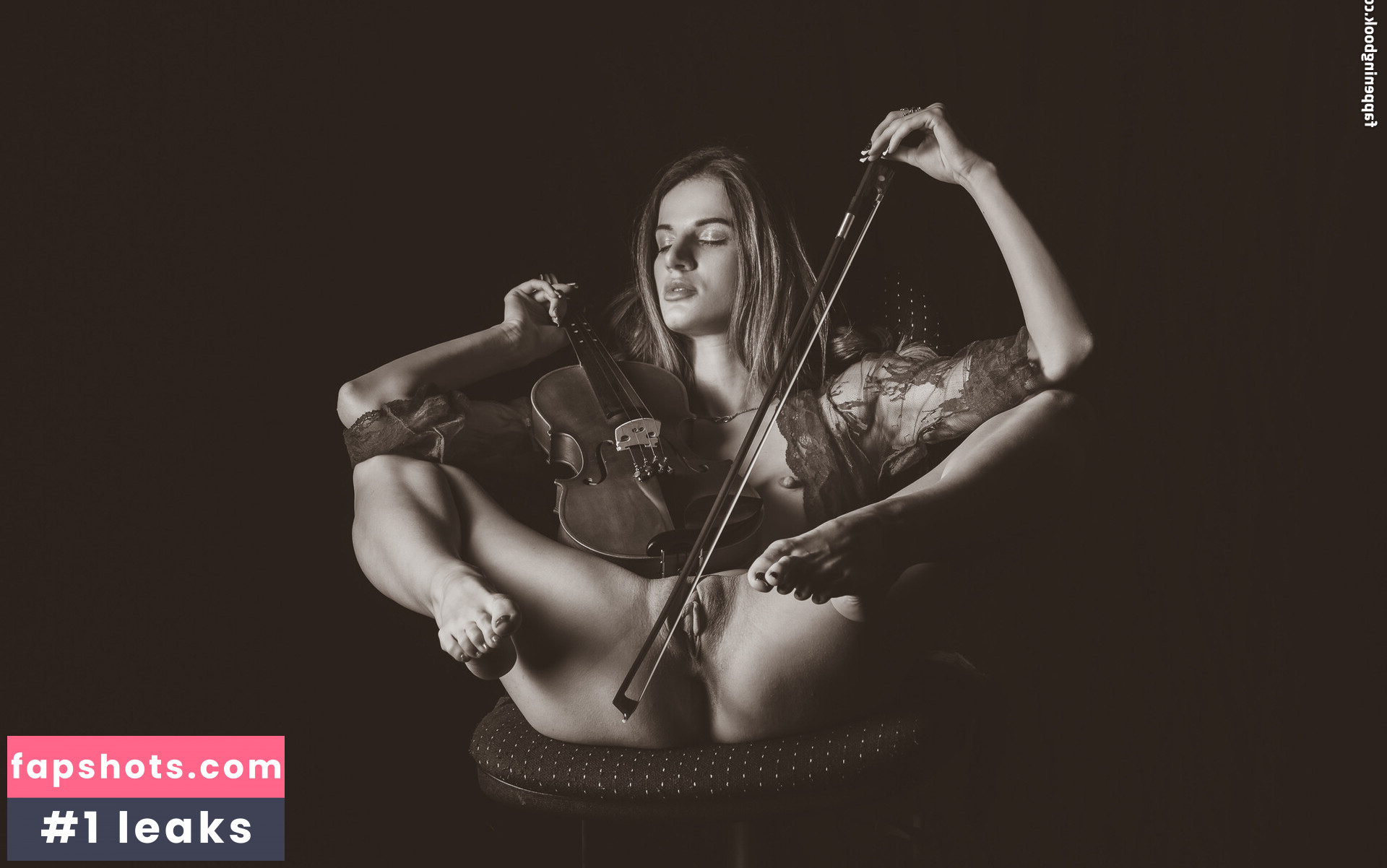 DinaCat gallery photo #14