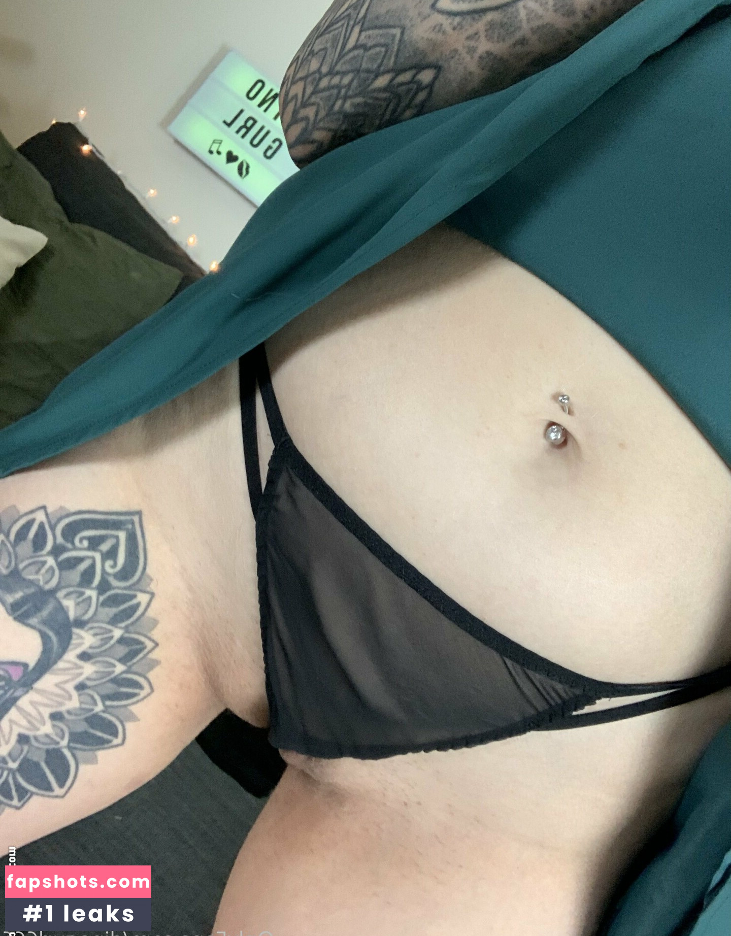 dinogurl666 gallery photo #2