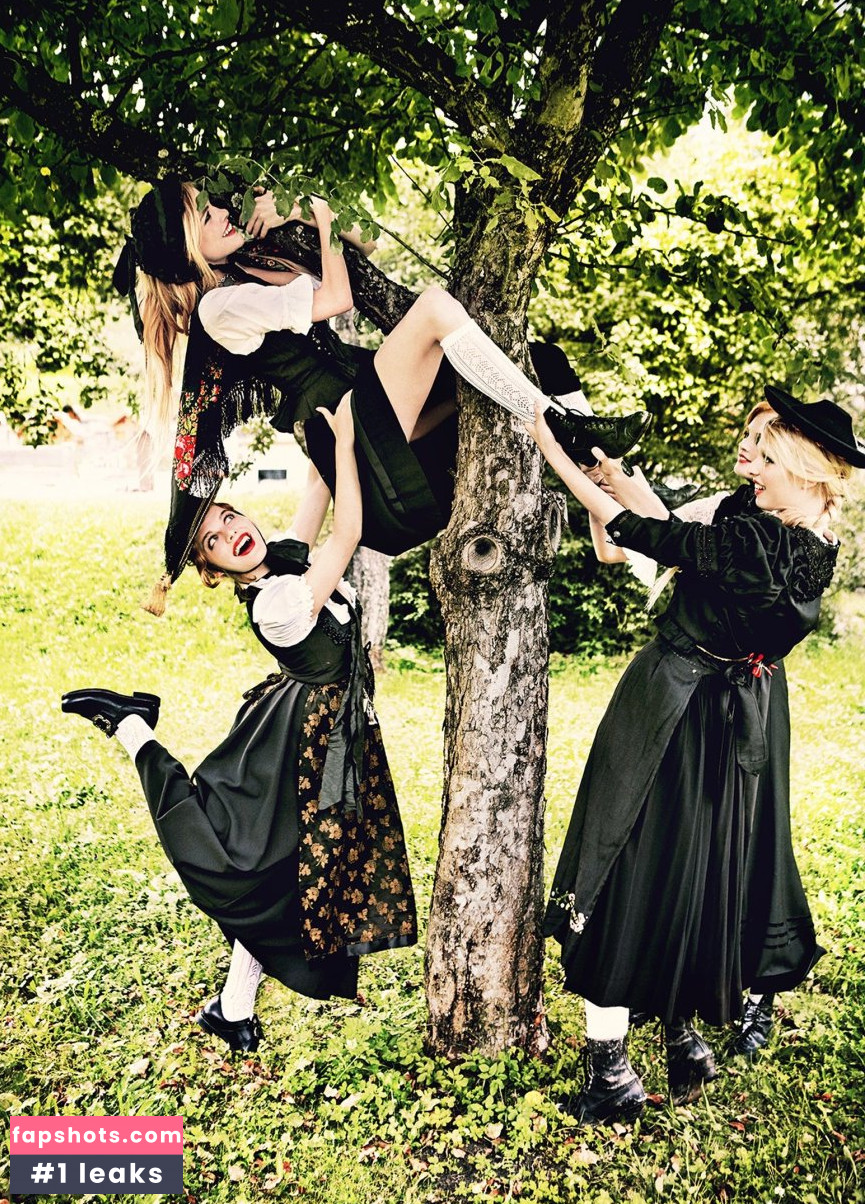 Dioni Tabbers gallery photo #72