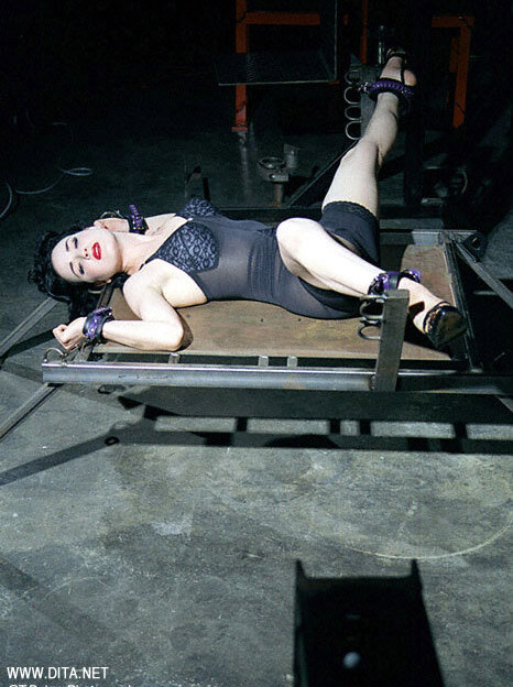 dita-von-teese gallery photo #1494