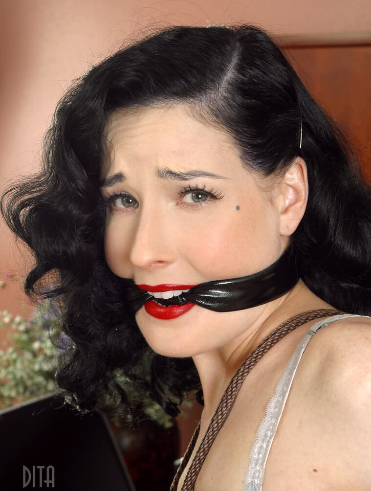 dita-von-teese gallery photo #909