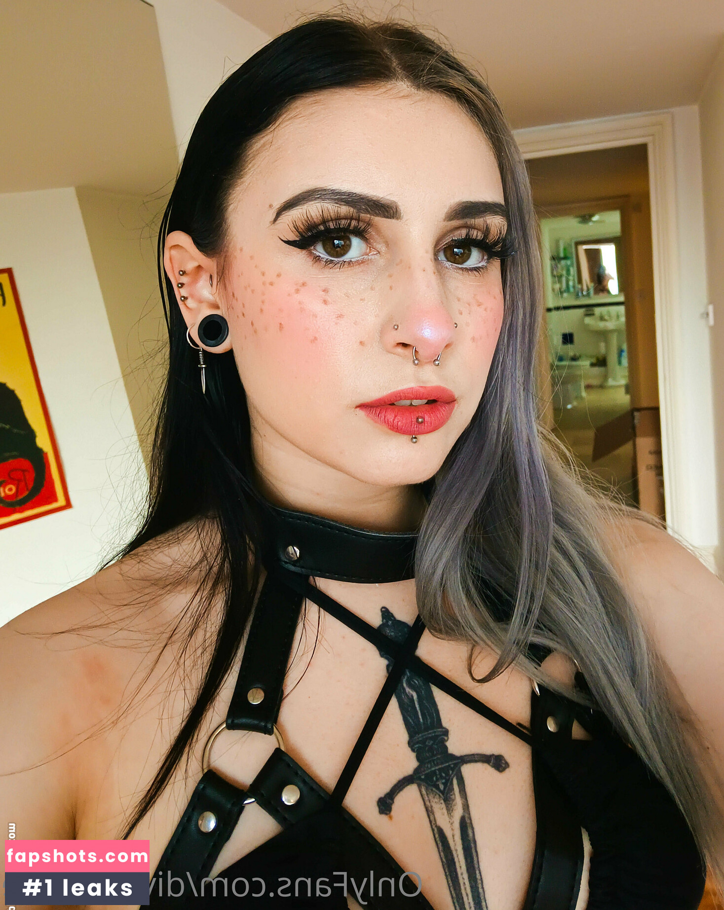 divinelyfree gallery photo #3