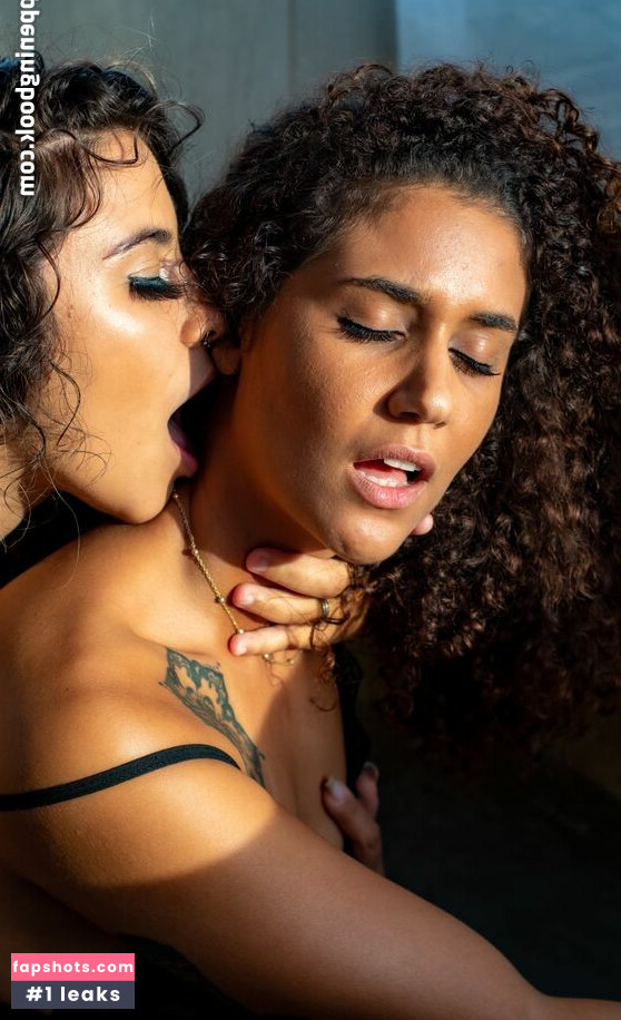 DJ Carolzinha gallery photo #8