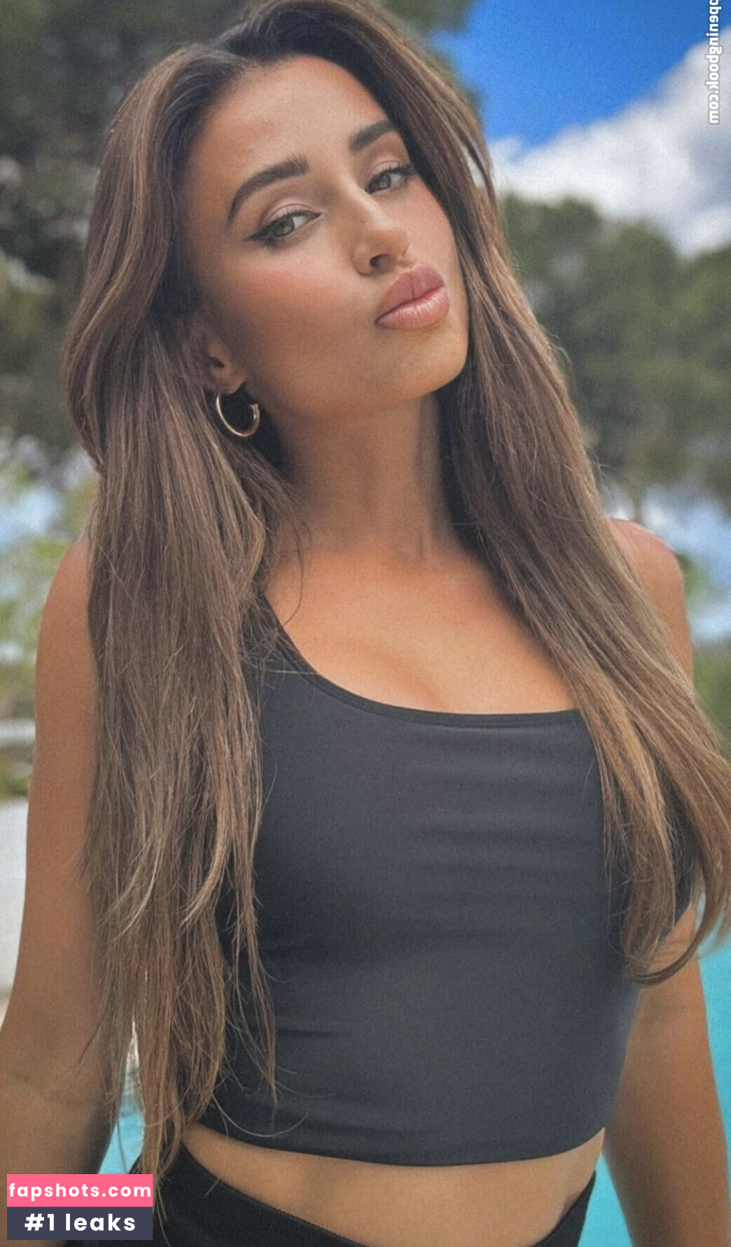 DJ JuicyM nude babe gallery