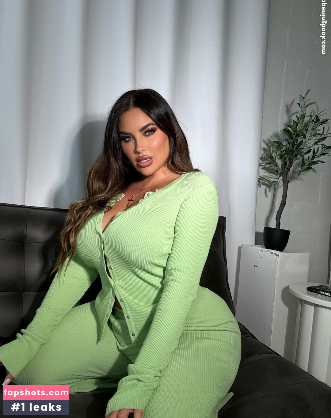 DjHannahB gallery photo #2