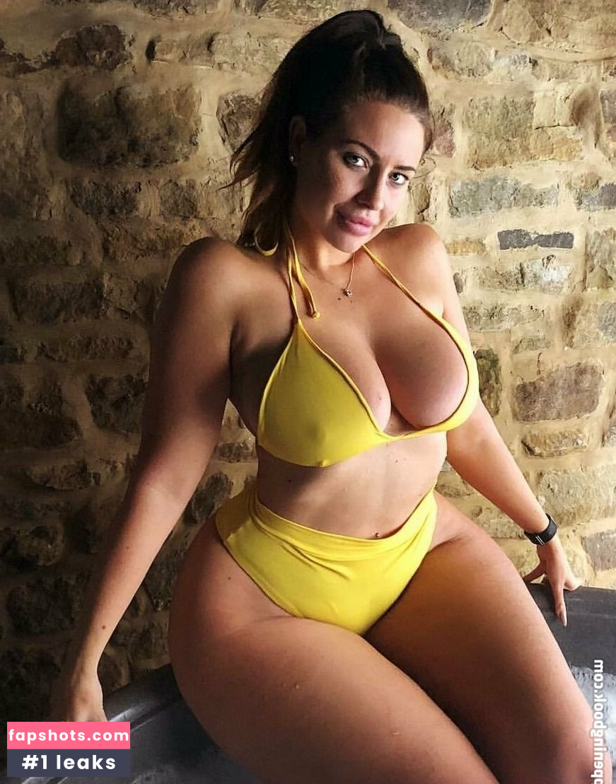 DjHannahB nude babe gallery