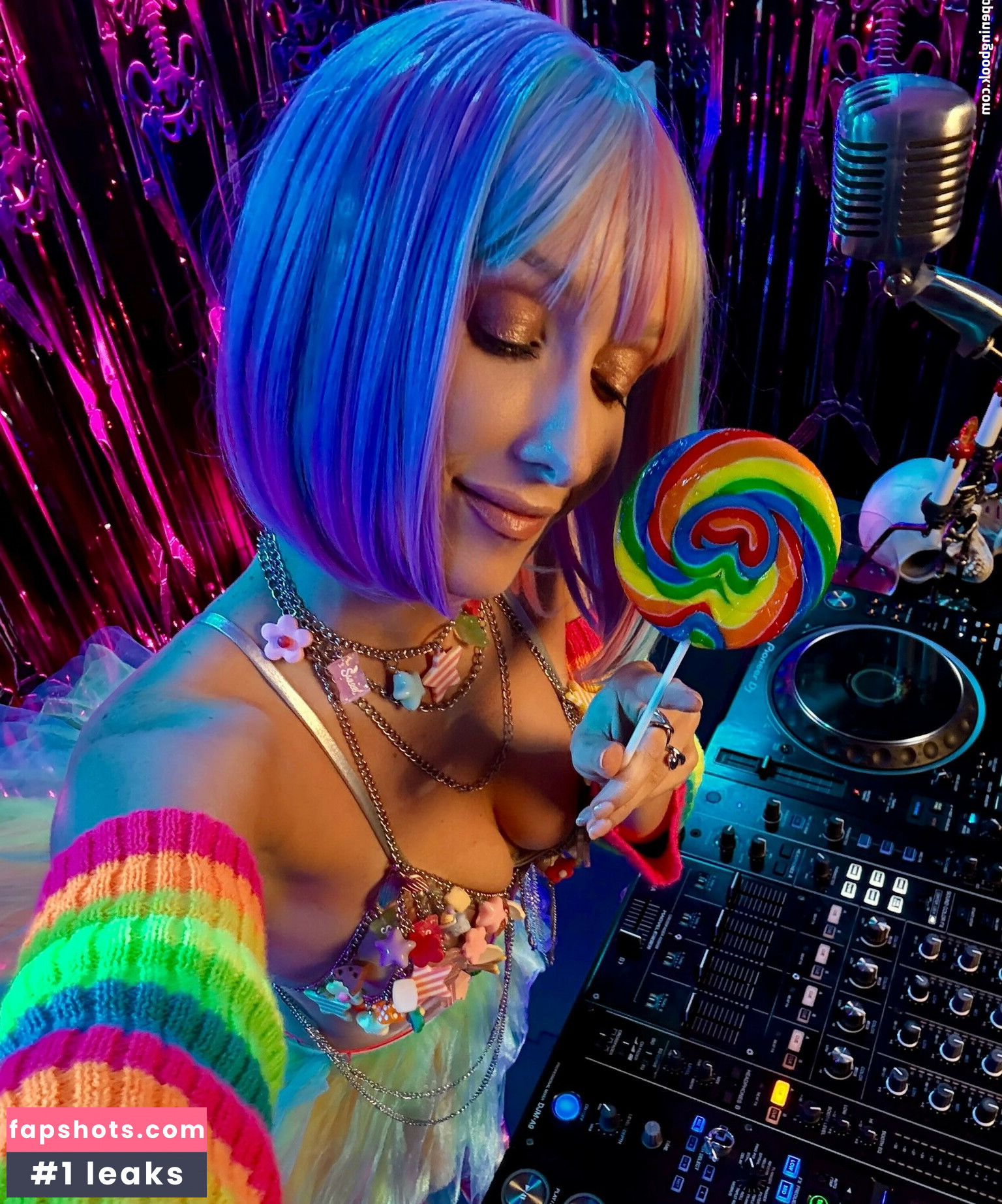 DJMissShelton gallery photo #18