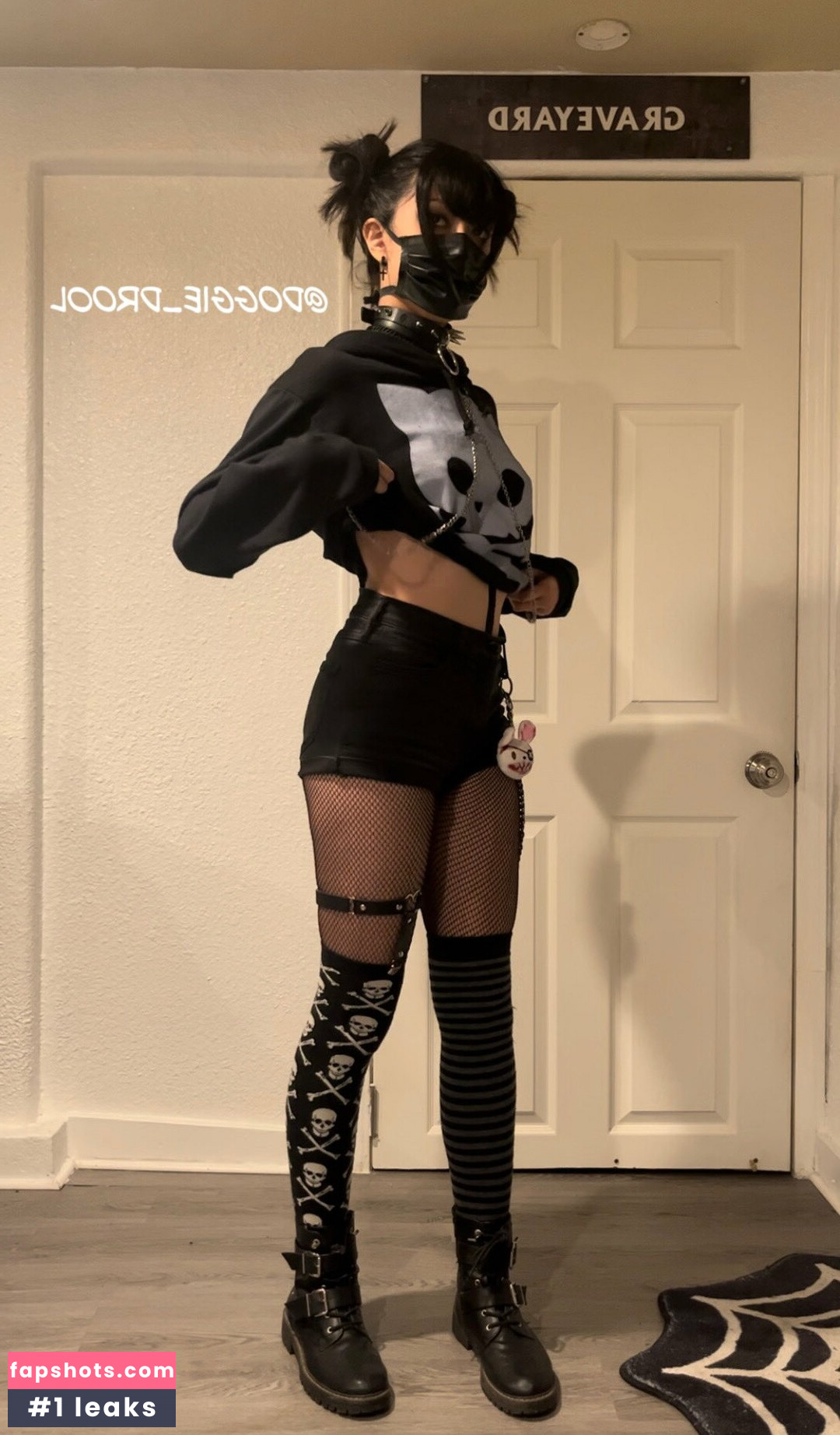 Doggie_Drool gallery photo #4