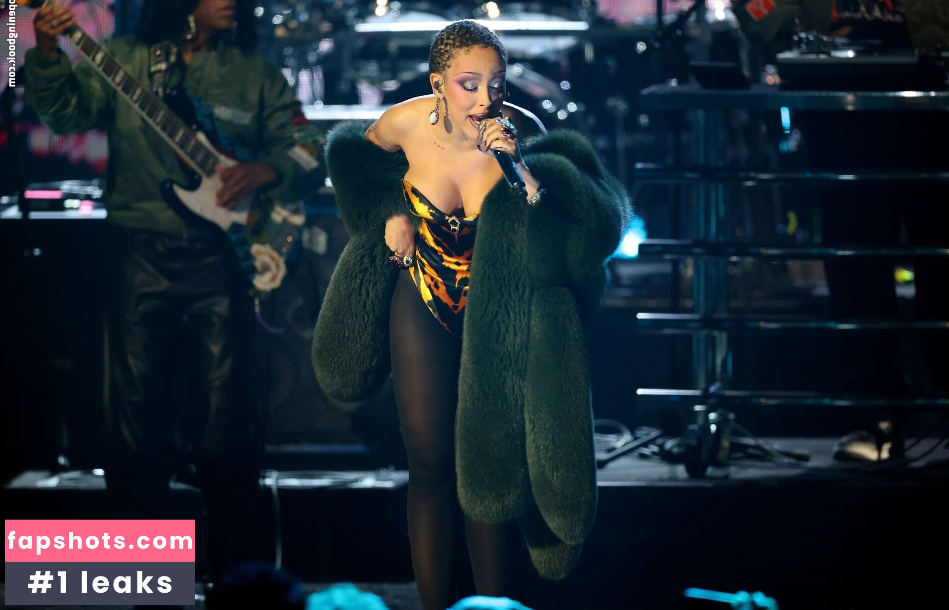 Doja Cat gallery photo #12