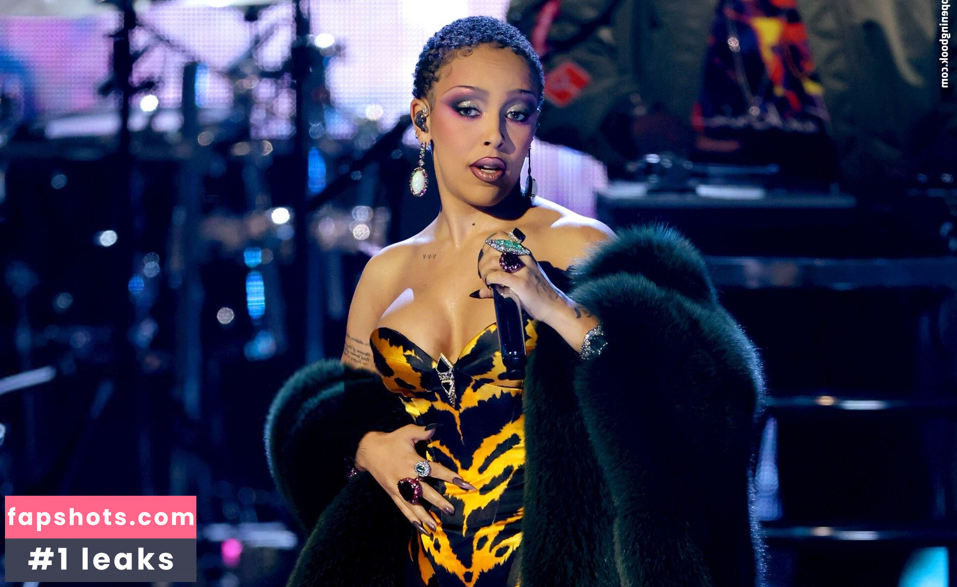 Doja Cat gallery photo #16