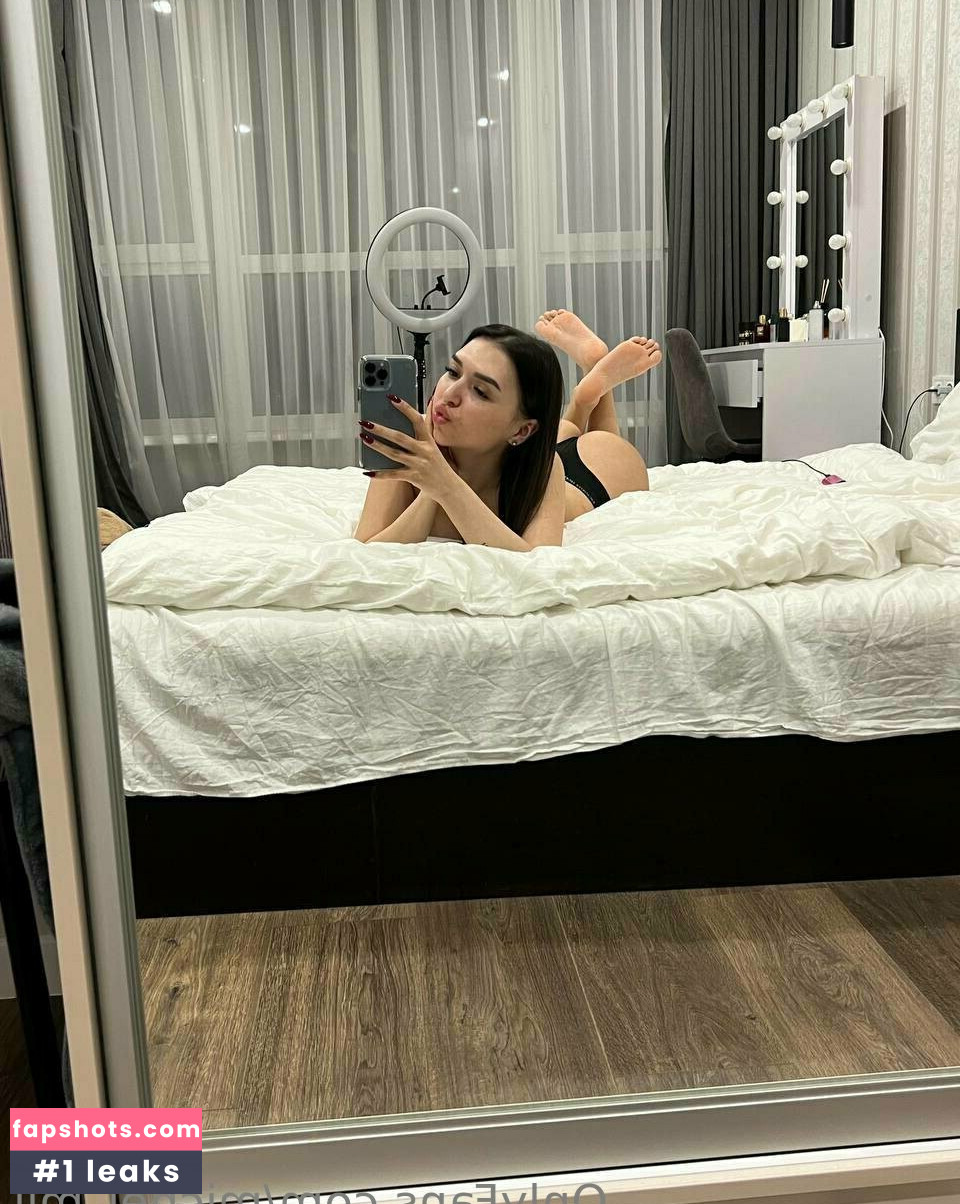 dolly_reed nude babe gallery