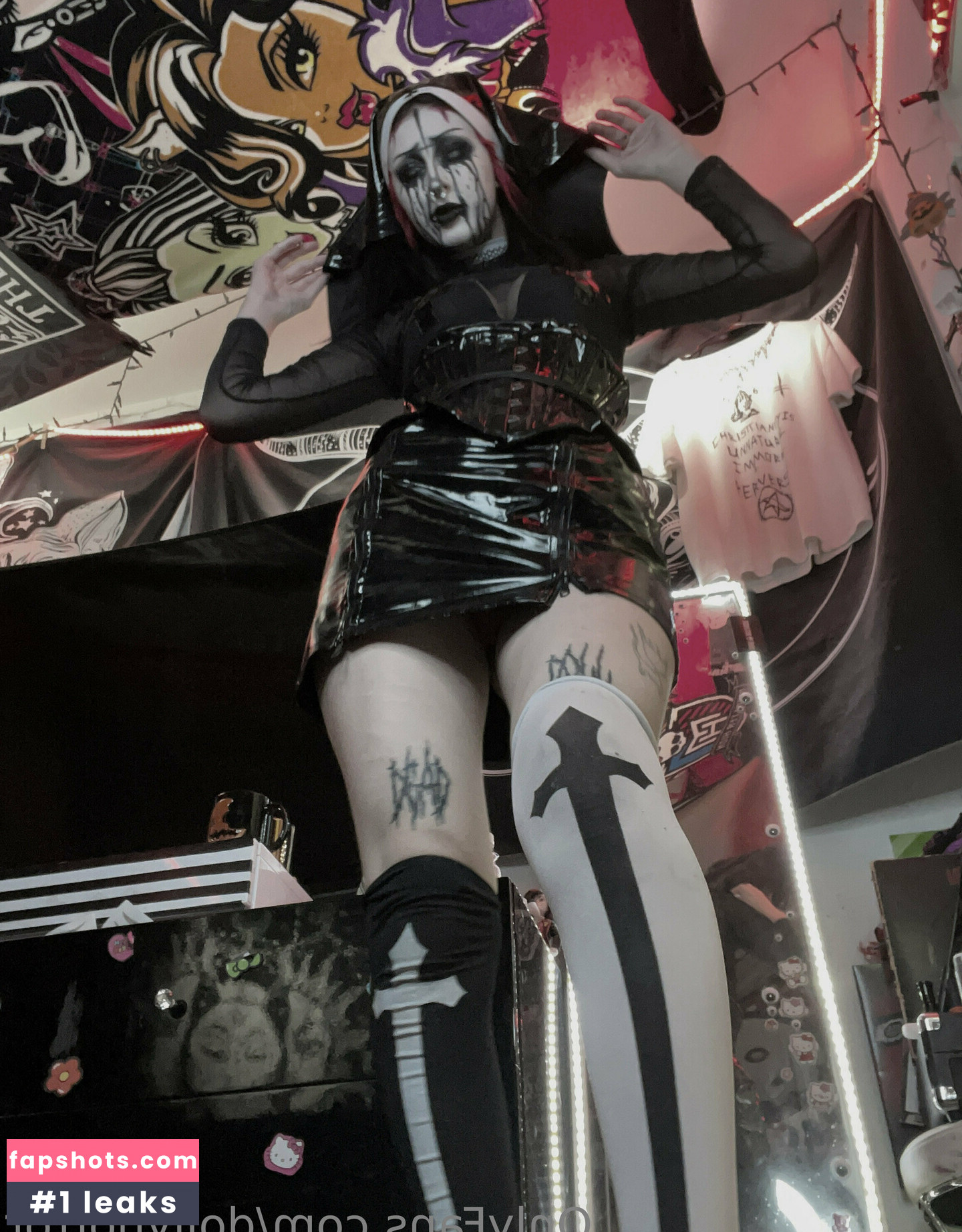 dollyhorror gallery photo #4