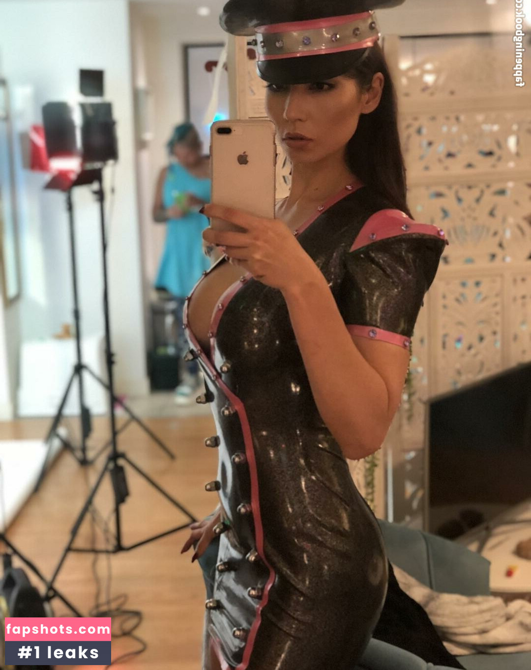 Dominant Mommy gallery photo #9