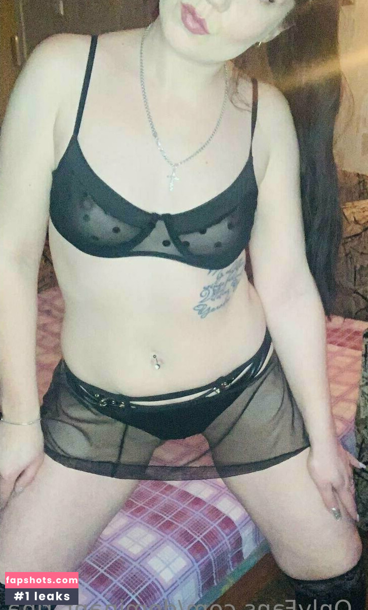 dominant_rina gallery photo #24