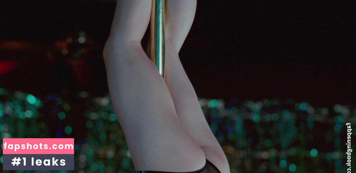 Dominik García-Lorido gallery photo #12