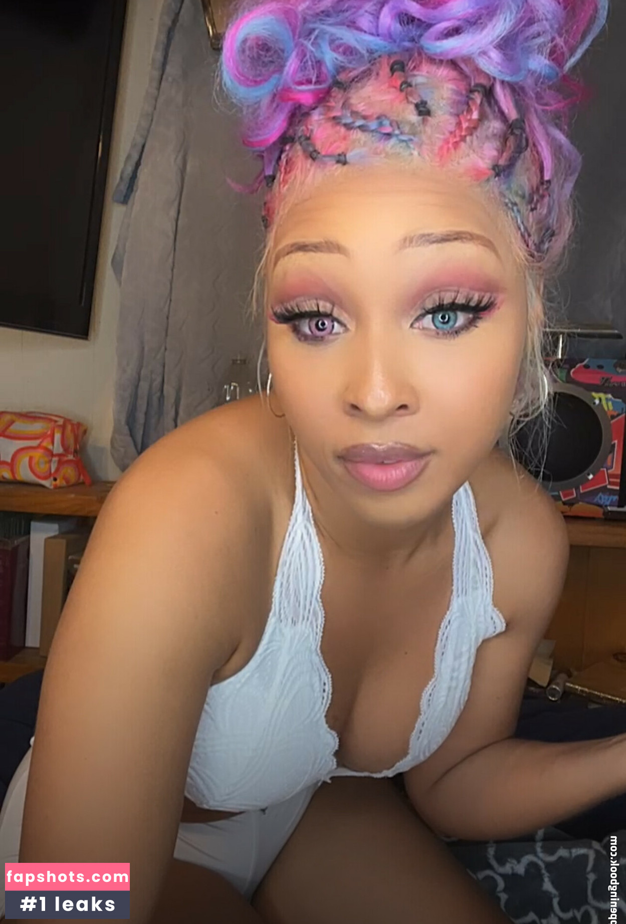 Dominique Danielle gallery photo #4